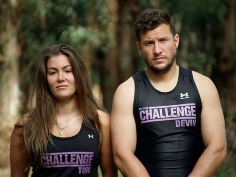 who is devin dating from the challenge